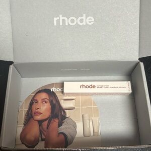 Rhode Peptide Lip Tint - cinnamon roll